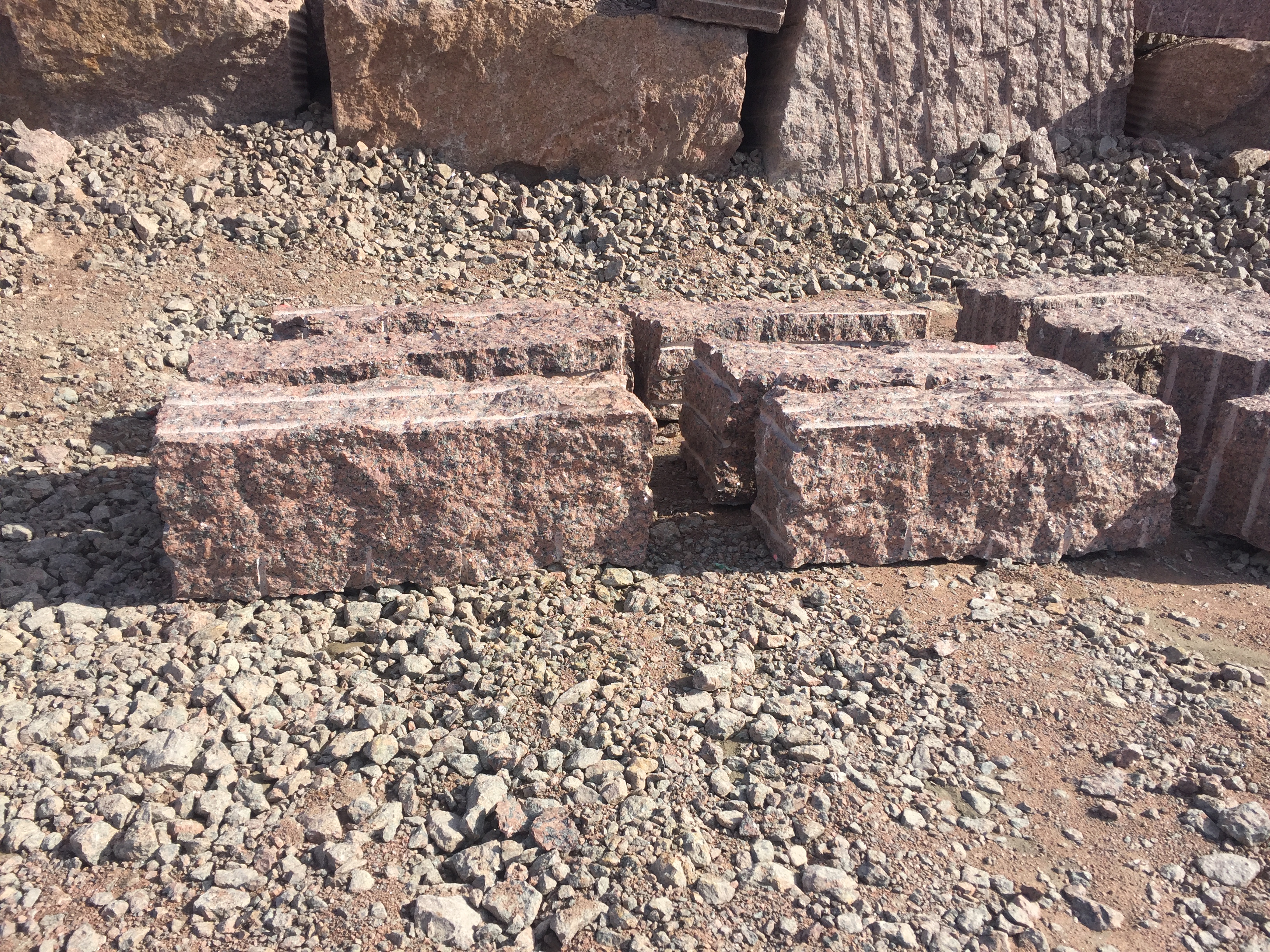 500x500x1000-2000 Lohkomuurikivi&auml;